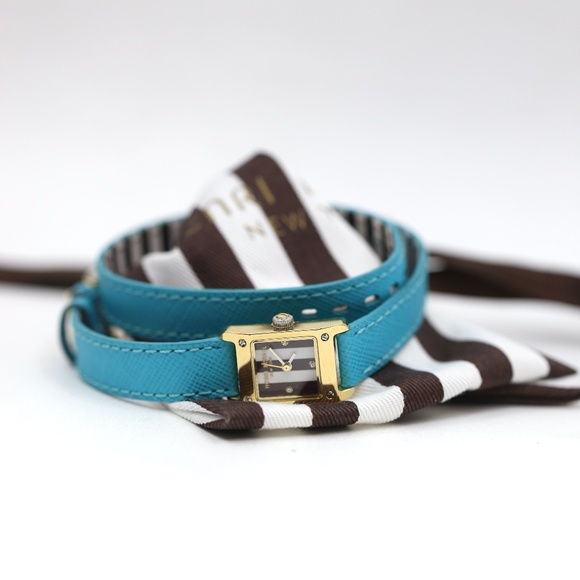 90's Henri Bendel Gold and Green Bracelet Watch - Picture 5 of 8